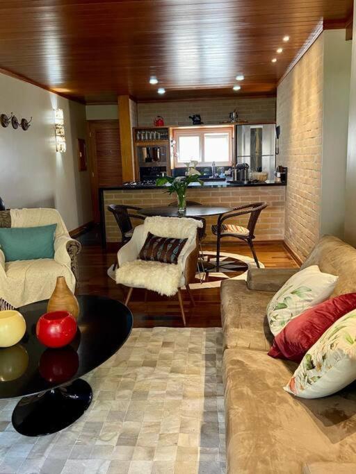 D27 Charme E Conforto A 800m Do Capivari, Wi-fi, Aquecimento ,2 Vagas- By Hostyn Apartamento