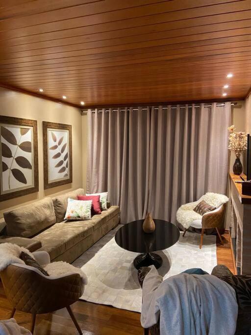 Apartamento D27 Charme E Conforto A 800m Do Capivari, Wi-fi, Aquecimento ,2 Vagas- By Hostyn Campos do Jordão