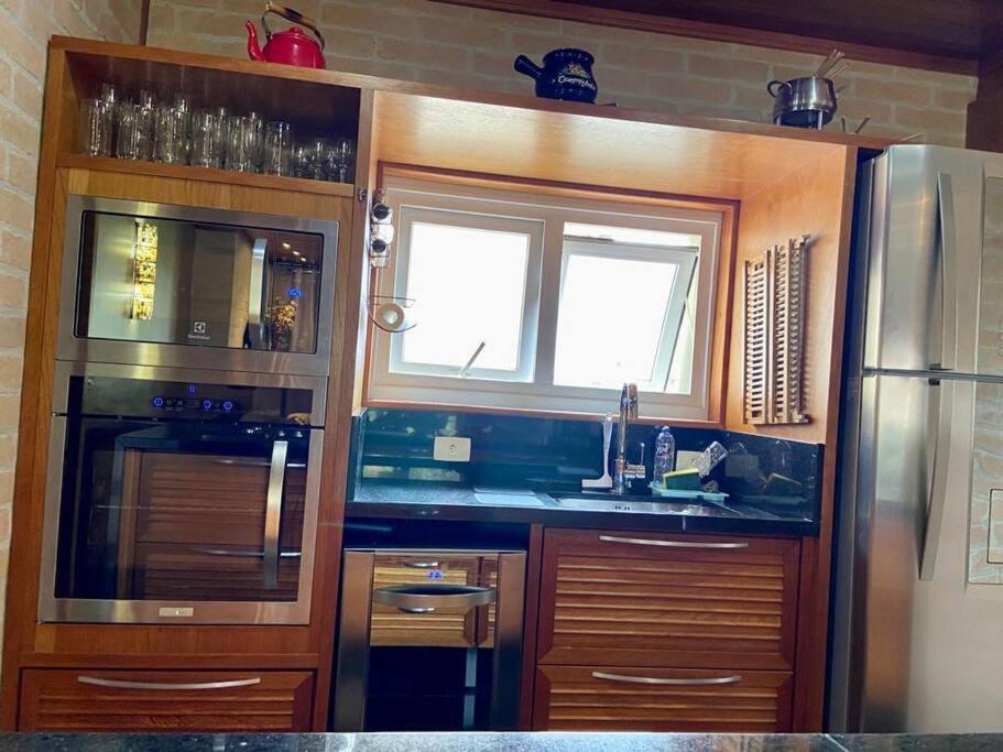D27 Charme E Conforto A 800m Do Capivari, Wi-fi, Aquecimento ,2 Vagas- By Hostyn Apartamento *